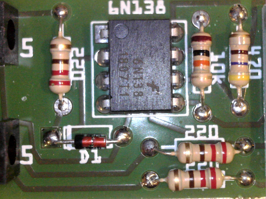 MIDI Circuit Assembled close UP